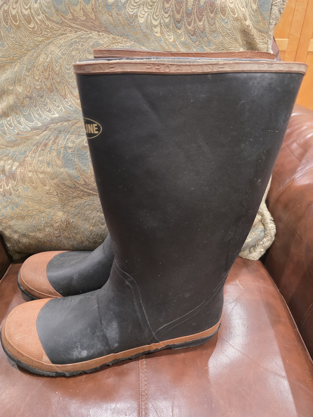 LINE Men’s Black and Brown Waterproof Rubber Rain Boots - Picture 4 of 8